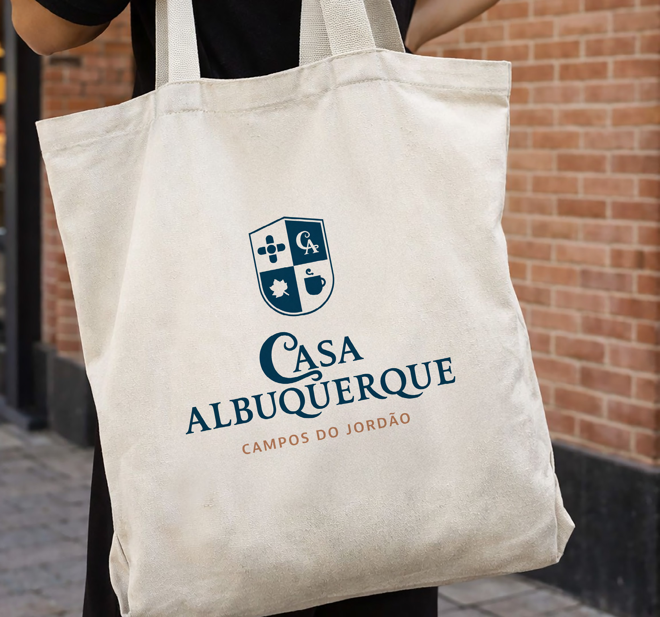 Ecobag da Casa Albuquerque com produtos do empório
